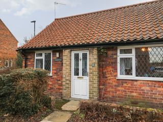 Cornerways, 8 North Lane photo 1