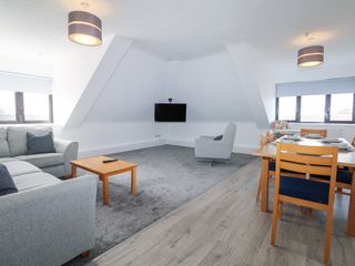 Flat 35 - Marine Court