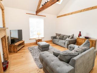 Flat Above 27 photo 1