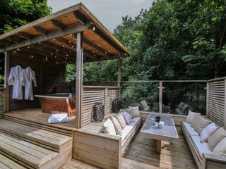24 Meadow Retreat