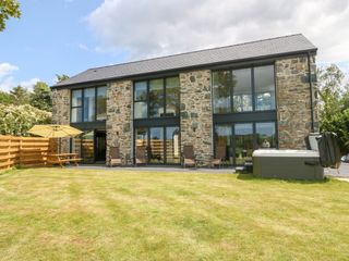Pen-Y-Bryn photo 1