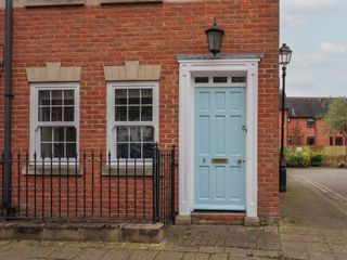 8 Nicholas Court photo 1