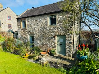 Tor Barn photo 1