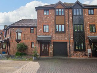 63 Severn Street photo 1