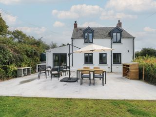 Folly Cottage photo 1