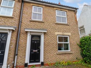 4 Castle Mews photo 1
