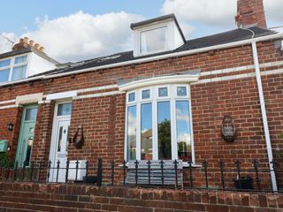 8 Percy Terrace photo 1