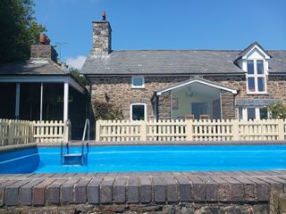 Bryn Y Garreg Cottage - The Wireless Free Farm photo 1