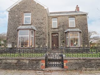 Glan Yr Afon photo 1