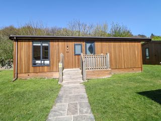 Dovestone Luxury Lodges (sleeps 6) - pet free