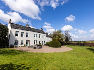 Cheviot Manor