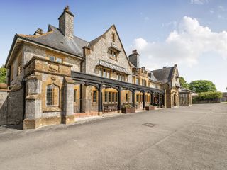 Harcombe House Rooms - First Floor Double
