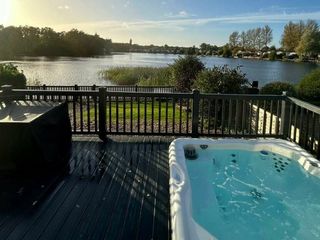 Tattershall Lakes Country Park - Holiday Accommodation 16605 photo 1