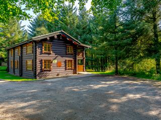 Kinder Lodge (Pet)