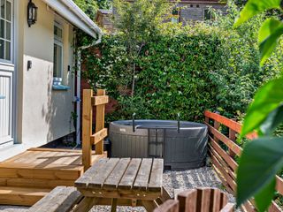 Kernow Nook Spa (Pet)