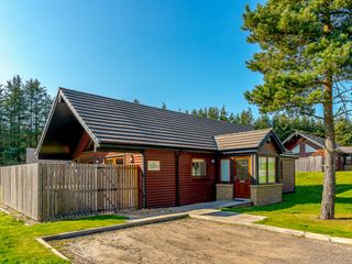 Raeburn Premier Spa (Pet)