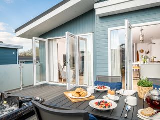Sennen 3 Spa (Pet)