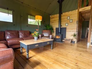 Badger - Luxury Glamping Retreat