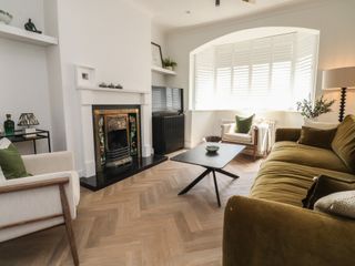 11 Sandhurst Avenue photo 1