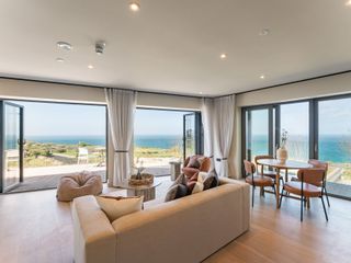 Hidden 18- St Ives Bay Suite Hot Tub
