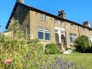 1 Bridge End & Garden photo 1