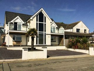 Glan Y Mor photo 1
