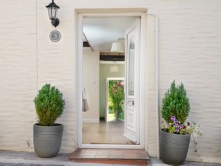 3 Horse Pool Road photo 1