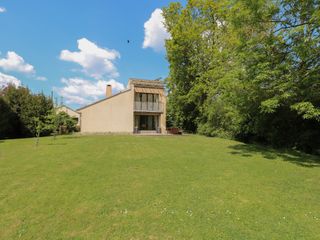 Frater House photo 1