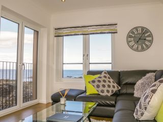 24 Waters Edge photo 1