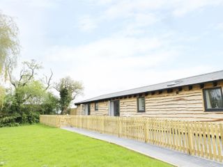 Willow Lodge photo 1