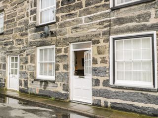Llys Madoc photo 1