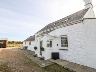 Min-y-rhos photo 1