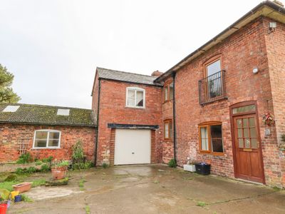 Kingswell House  Manor to Rent in Shropshire - Big House Experience