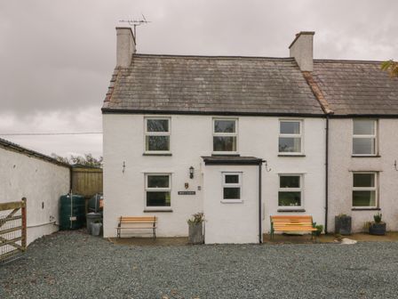 Dog friendly cottages sales aberffraw