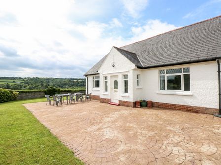 holiday accommodation cardigan