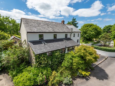 Holiday cottages that take 3 sale dogs