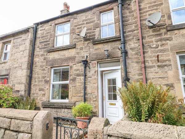 Hallbrook Cottage | Darley Dale | Churchtown | Peak District | Self ...