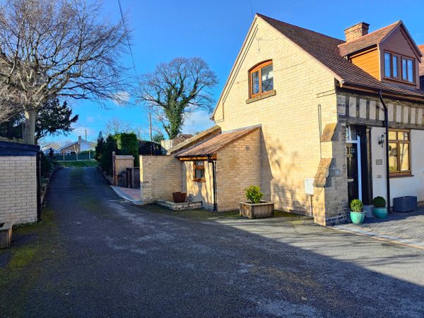 The Old Carriage House | Callow End | Horse Hill | Self Catering ...