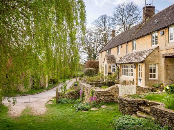 Willow Cottage Bourton on the water Hampnett Self Catering