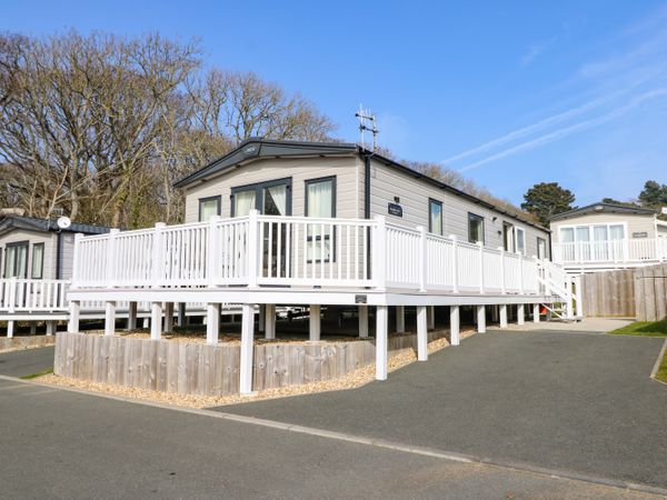 Crosswinds 68 | Bembridge | Hillway | South Of England | Self Catering ...