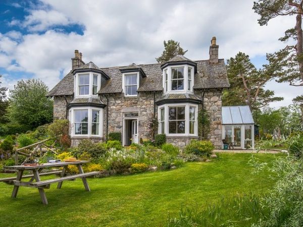 Drumrunie | Braemar | Auchendryne | Self Catering Holiday Cottage