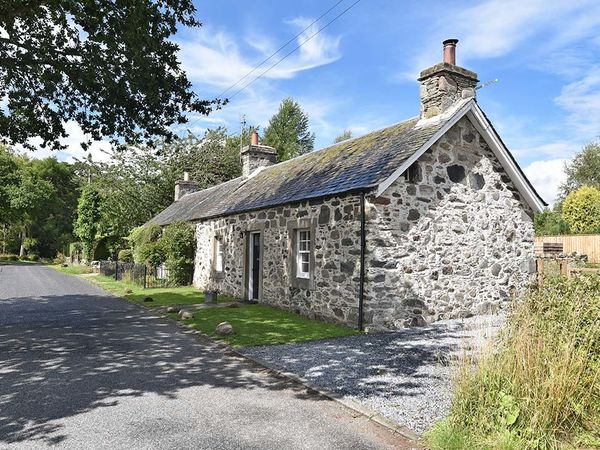 Taigh A Ghobha | Dunkeld | Ninewells | Self Catering Holiday Cottage