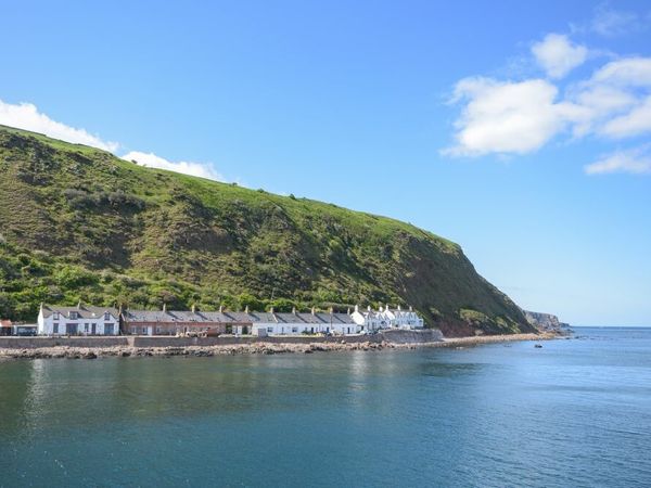 seal-cottage-lower-burnmouth-greystonelees-northumbria-self