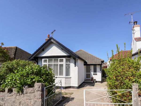 3 Rhyd Drive | Rhôs-on-sea | Self Catering Holiday Cottage