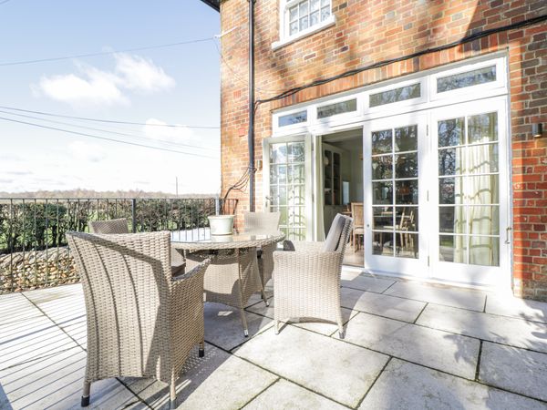 Oak | Kintbury | Elcot | Self Catering Holiday Cottage