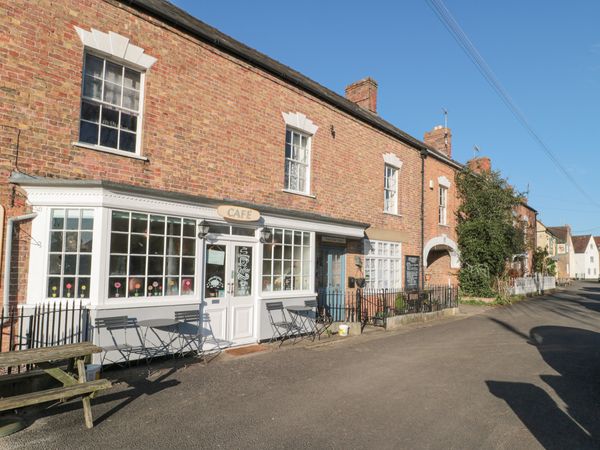 Wards Court 2 | Frampton On Severn | Self Catering Holiday Cottage