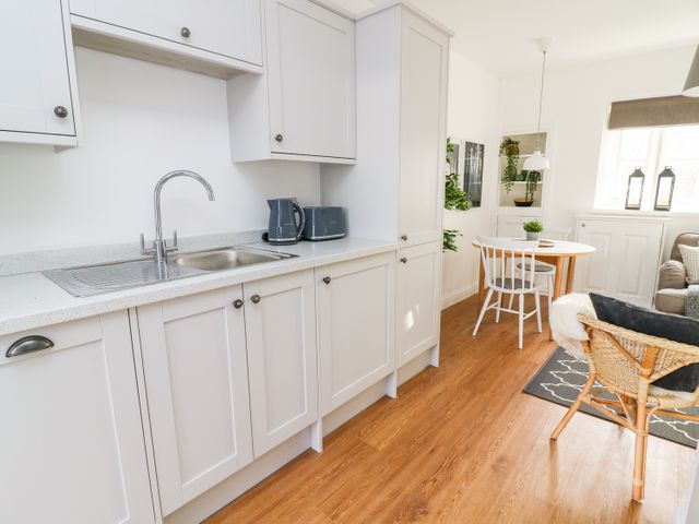 3 Poole End - 1001073 - photo 5