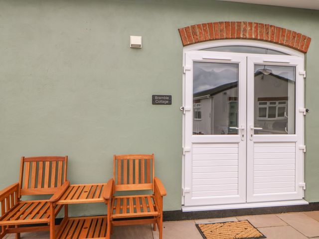 Bramble Cottage - 1001395 - photo 3