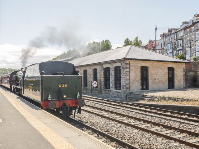 Evening Star @ Engine Shed - 1002247 - photo 2