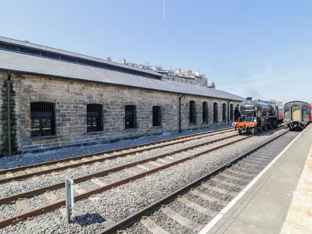 Evening Star @ Engine Shed - 1002247 - photo 3